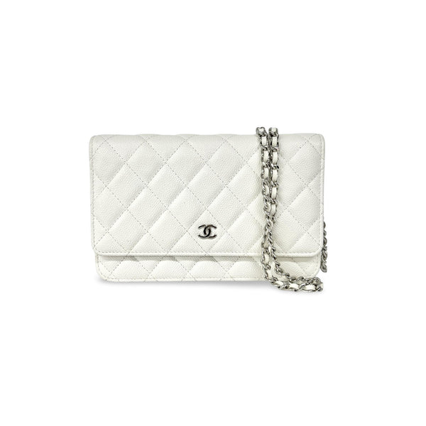 Chanel Vintage wallet on chain